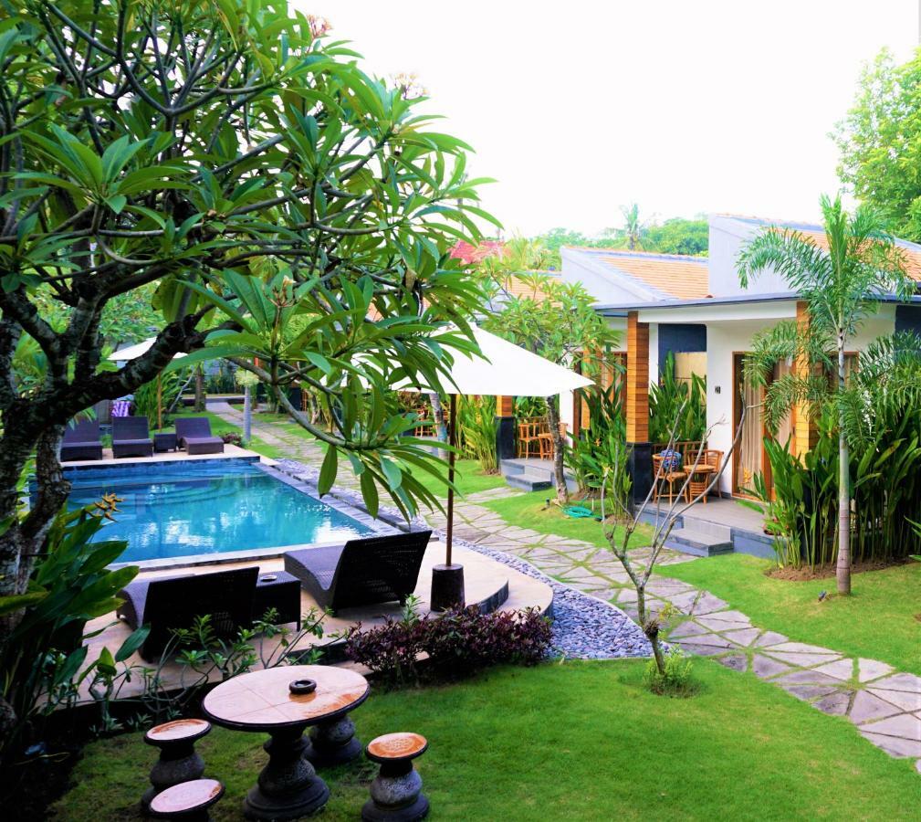 Singabu Bungalows Batununggul Esterno foto